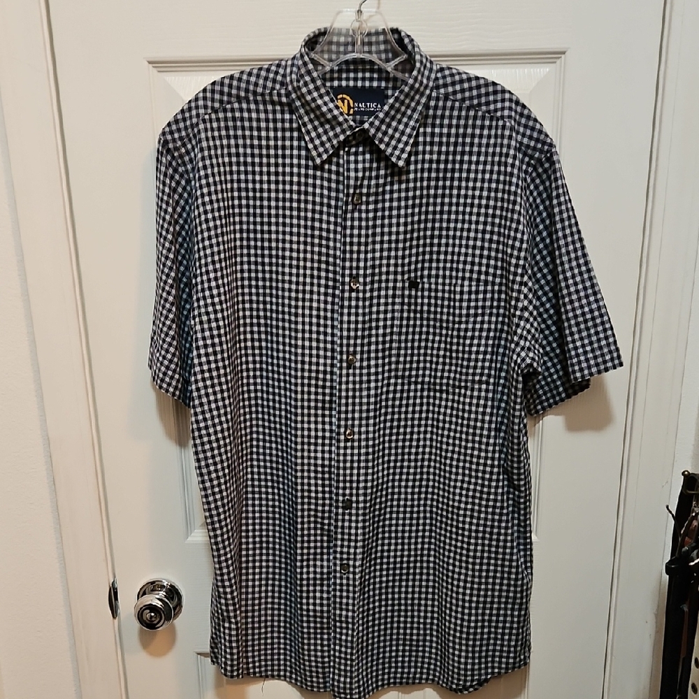 Nautica Jeans Company Vintage Men's Short Sleeve Button Down Shirt Medium